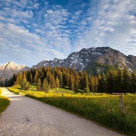 ホテル Au- Gut 3*