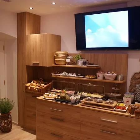 Au- Gut ホテル ハライン